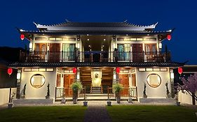 Fuhao Banrakthai บ้านรักไทย